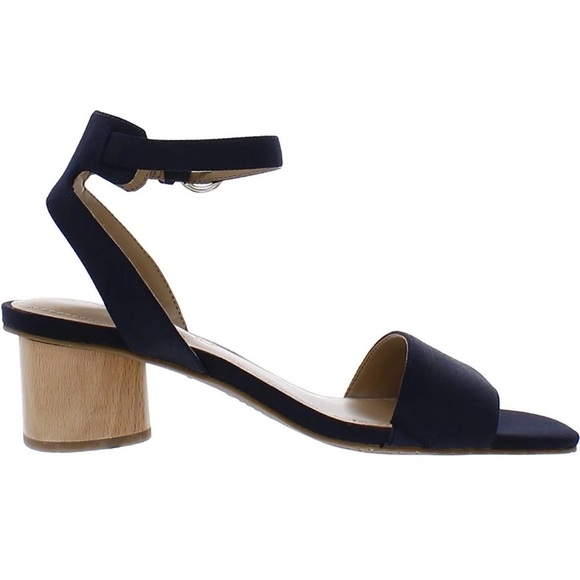 NYDJ  Elegant Navy Block Heel Sandals BRAND NEW 6.5 - Picture 3 of 3